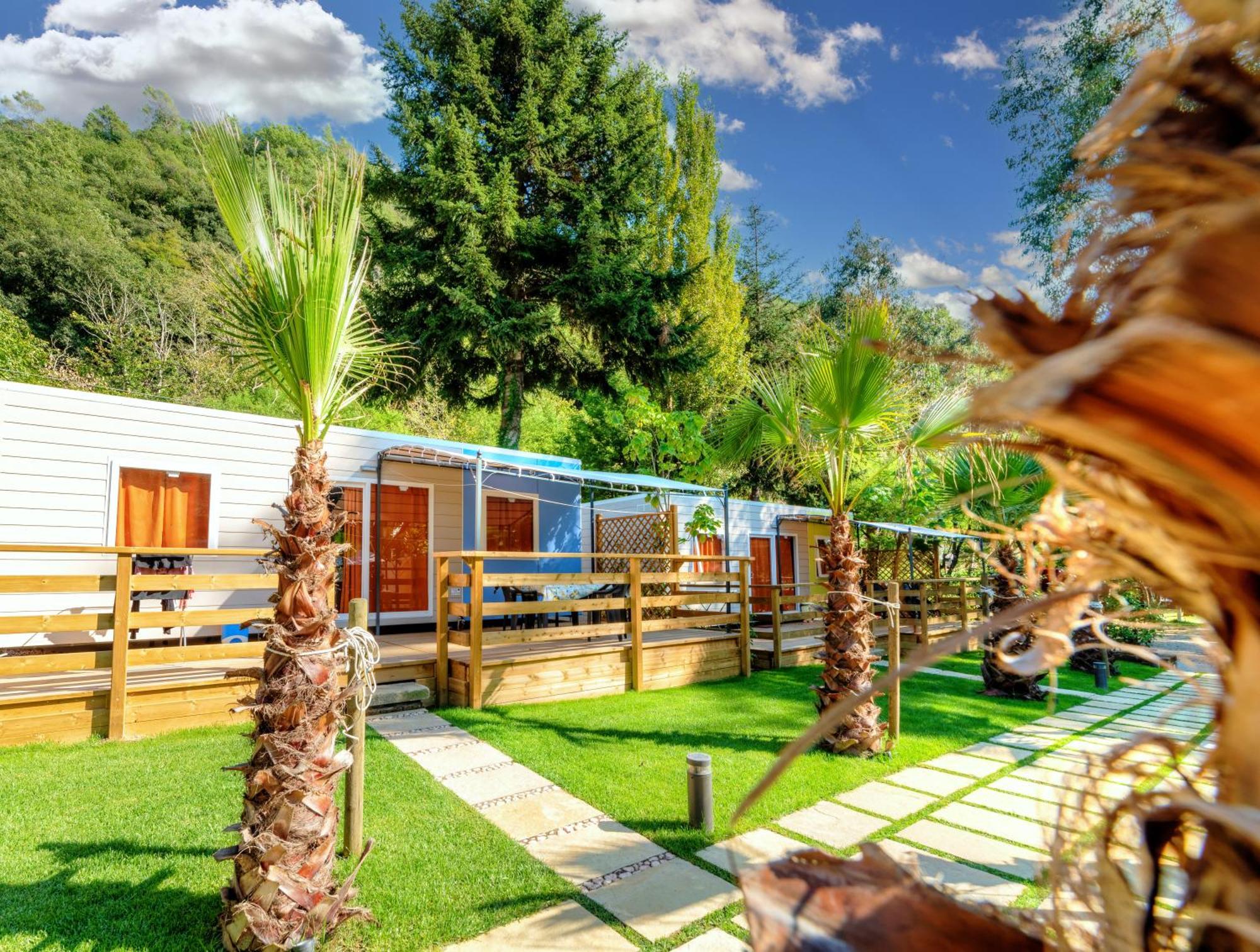 Delle Rose Camping & Glamping Village Isolabona Exteriör bild