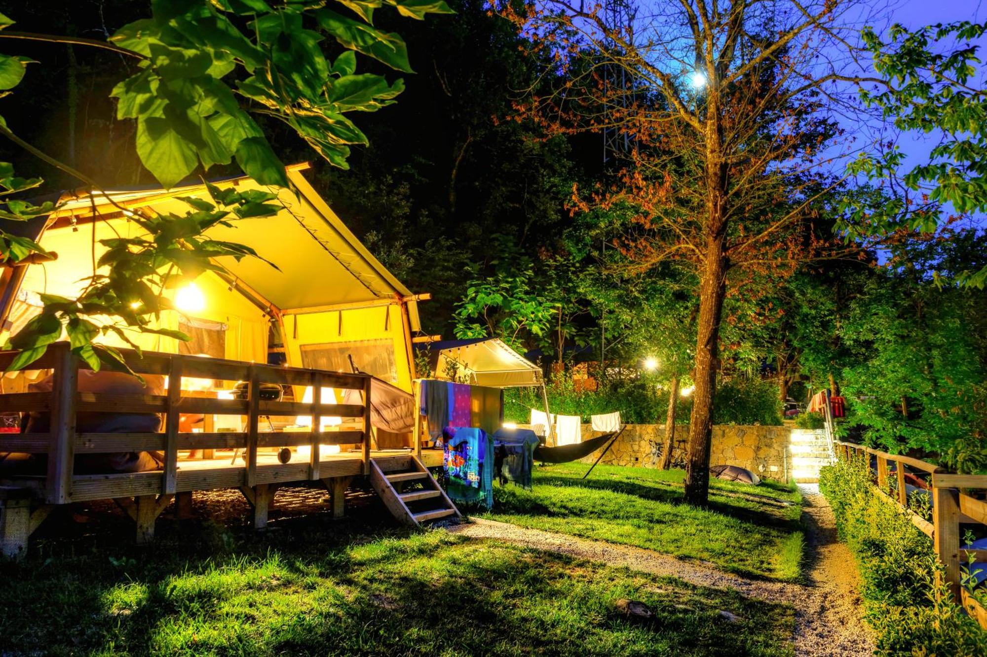 Delle Rose Camping & Glamping Village Isolabona Exteriör bild