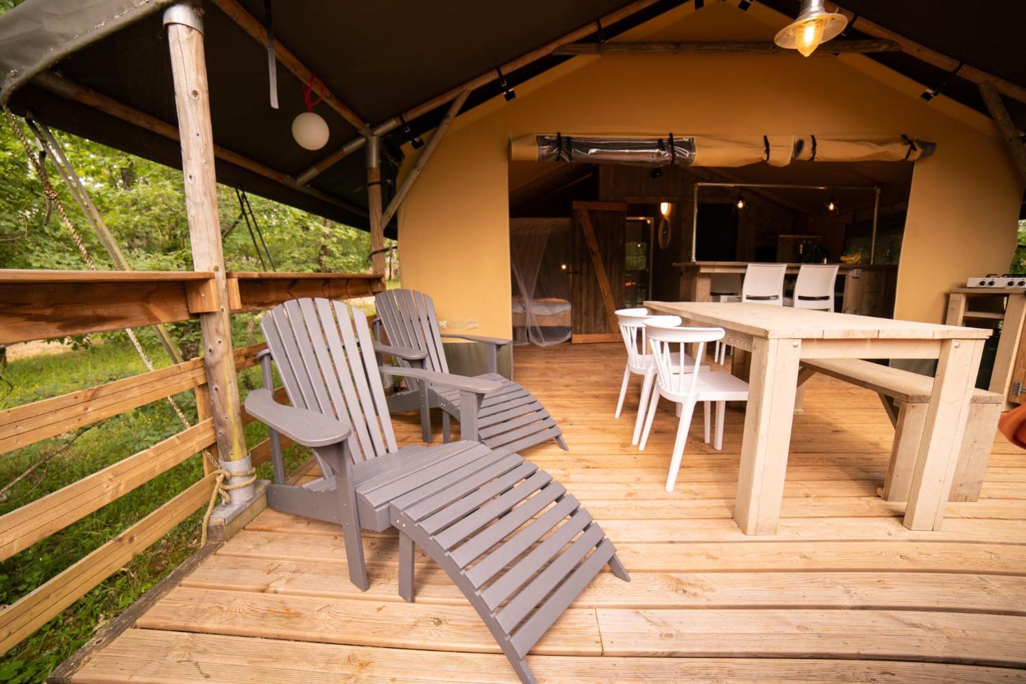 Delle Rose Camping & Glamping Village Isolabona Exteriör bild